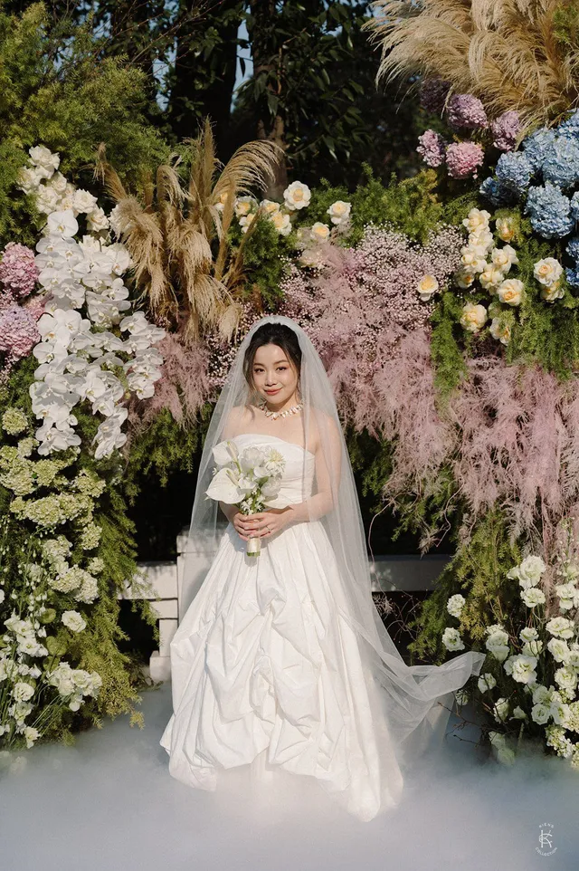 Review 15+ Địa Điểm Tiệc Cưới Hà Nội 2026: Ballroom & Sân Vườn