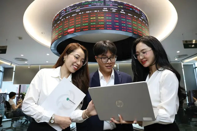 Bài toán niềm tin và định hướng phát triển trong ngành ngân hàng Việt Nam