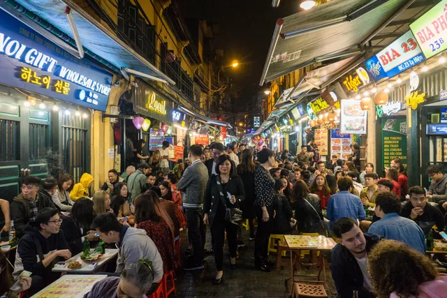 Hanoi_Old_Quarter%2C_9_March_2019-2