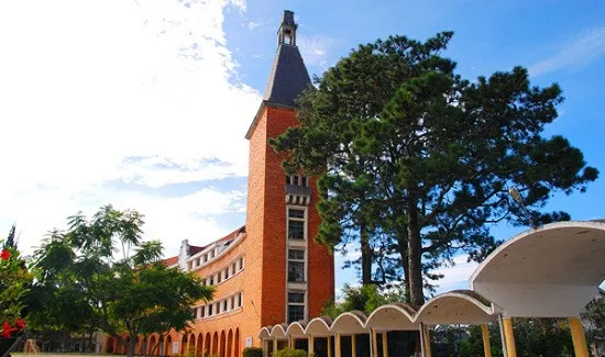 da-lat-tu-tuc-banner