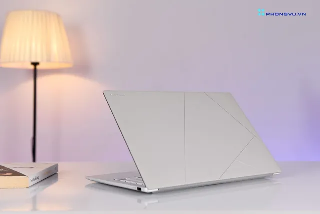 tren-tay-asus-zenbook-s-14-ux5406sa-1-1392x929