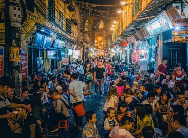 Khám phá các phố ẩm thực Hà Nội nổi tiếng nhất