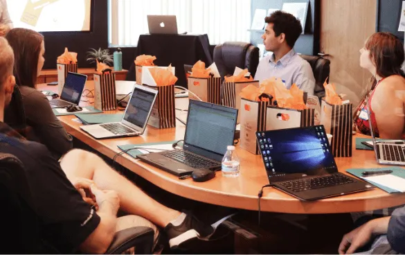 Chiến lược Digital Marketing cho doanh nghiệp Công nghệ vừa và nhỏ: Từ zero đến lead hiệu quả