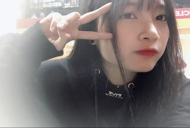 Bỏ túi một số cách tạo dáng selfie đẹp cho bức ảnh thu hút