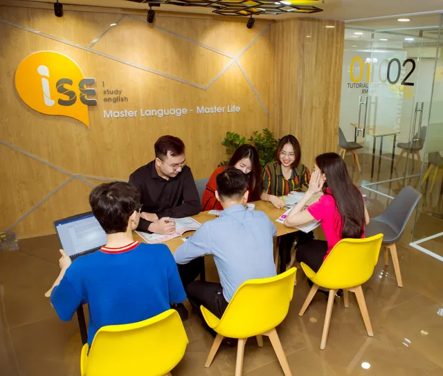 u v nhc im ca cc kha luyn thi IELTS cp tc TPHCM