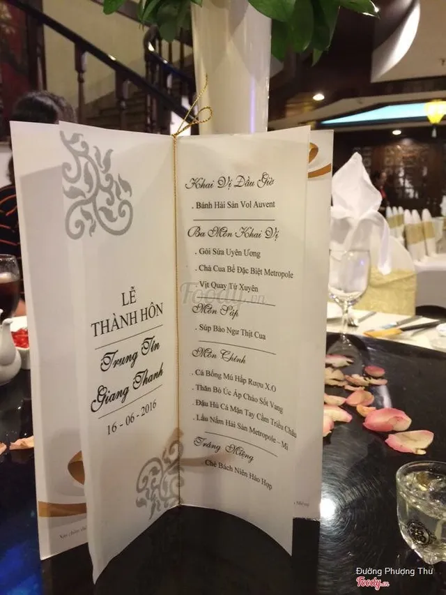 Chia sẻ kinh nghiệm tạo thực đơn tiệc cưới sao cho ấn tượng đến thực khách