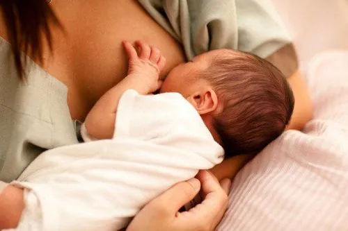 Hướng dẫn chăm sóc trẻ sơ sinh đúng cách cho cha mẹ mới