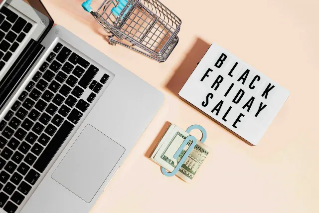 san-sale-thong-minh-de-tiet-kiem-tien-mua-sam-online-Pexels-Karolina-Grabowska-scaled