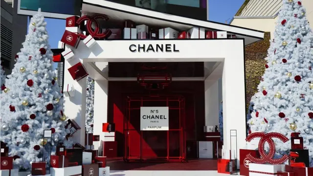 brand-luxury-experience-1240x698-1-930x524