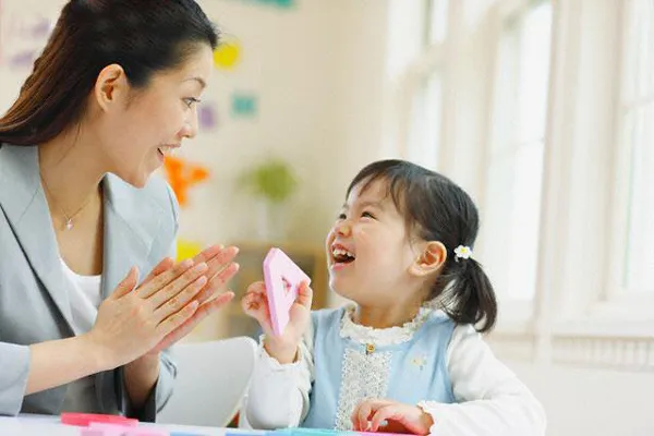 18 kỹ năng sống thiết yếu cha mẹ cần dạy con sớm