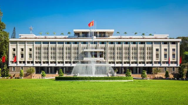 dinh-doc-lap-bieu-tuong-hoa-binh-giua-long-do-thi-hien-dai-9944