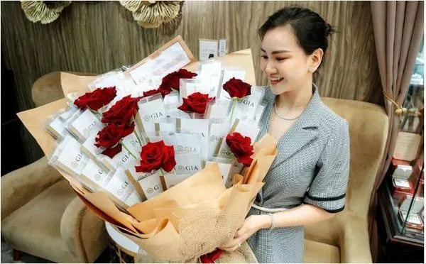 Gợi ý quà 8/3 tinh tế, thiết thực cho từng đối tượng