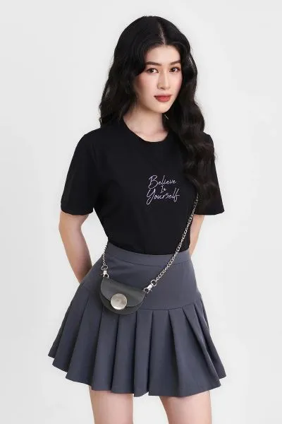 Gợi ý cách phối đồ với chân váy xếp ly ngắn chuẩn stylist