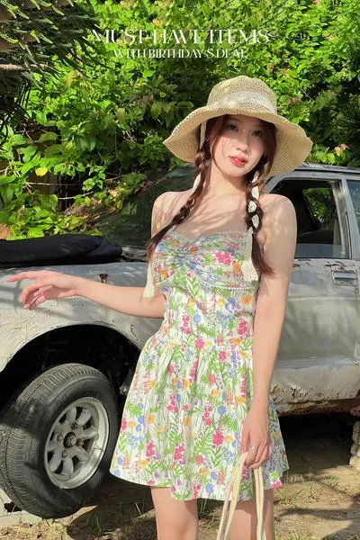 Nàng ngực nhỏ mặc gì đẹp? Bí kíp chọn trang phục hoàn hảo