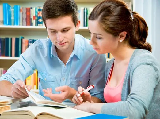 Kiếm tiền khi du học: 7 cách đơn giản cho sinh viên quốc tế
