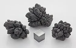 250px-Lead_electrolytic_and_1cm3_cube