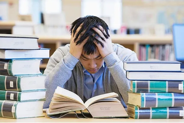 Sức khỏe tinh thần sinh viên: Cảnh báo và giải pháp