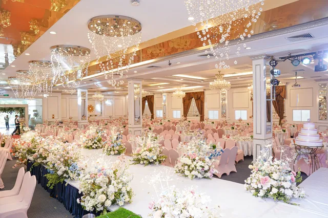 Hướng dẫn trang trí tiệc cưới sang trọng ấn tượng