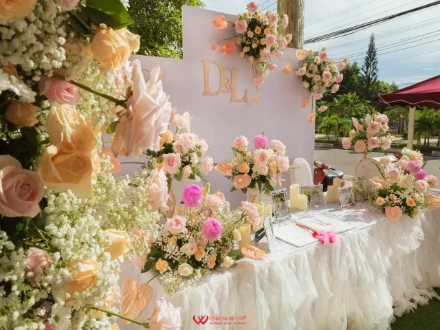 Bàn gallery đám cưới: Cách bày trí đẹp và sang trọng