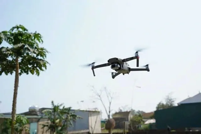 Bay flycam chụp ảnh cưới xin phép: Quy định mới và rủi ro pháp lý