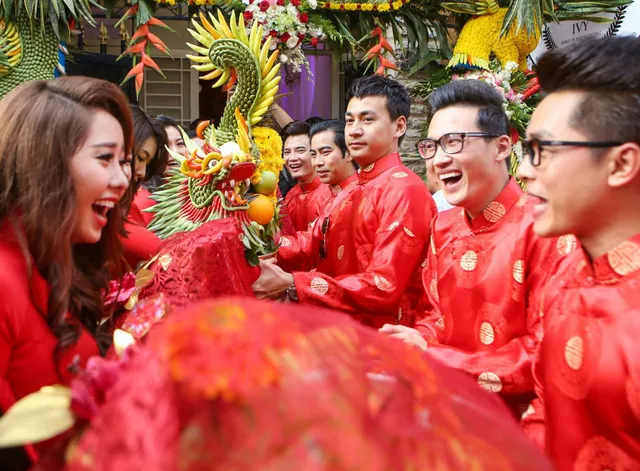 Phong tục cưới hỏi truyền thống Việt Nam: Những nghi lễ ý nghĩa mà đôi trẻ cần hiểu