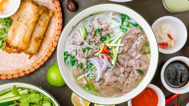 30 món Việt ngon nên thử khi du lịch Việt Nam