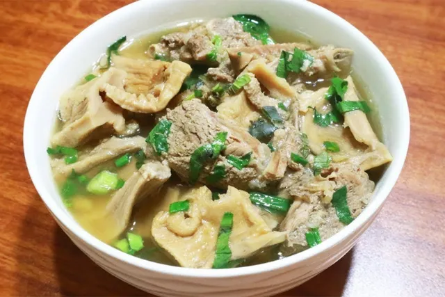 Bí quyết nấu canh măng khô hầm xương ngọt thanh chuẩn vị