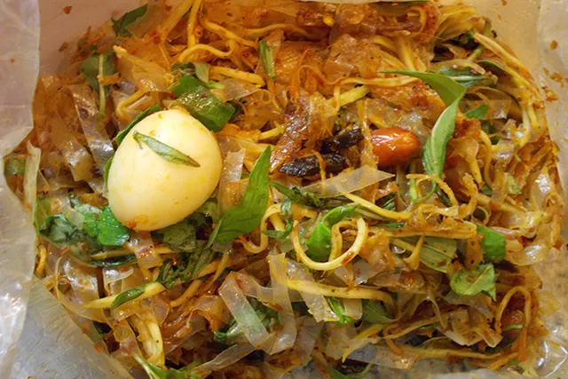 Top món ăn vặt Sài Gòn ngon rẻ, ăn là mê