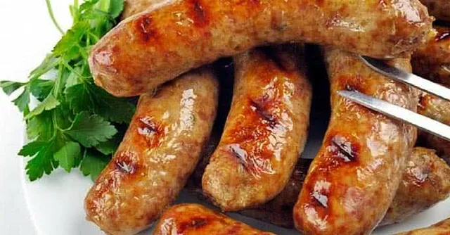 Cách làm xúc xích tại nhà thơm ngon, an toàn chỉ trong 30 phút