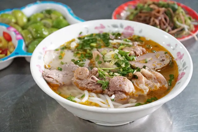 Cách nấu bún bò đơn giản tại nhà, hợp người mới bắt đầu