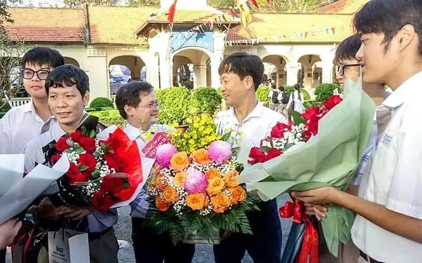 50+ món quà thời trang 20/11 tri ân thầy cô 2026