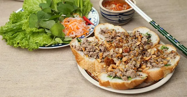 Cách làm bánh mì hấp thịt mới lạ, nhanh gọn cho bữa sáng