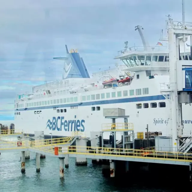 Cách đi BC Ferries từ Vancouver đến Victoria và bảng giá 2026