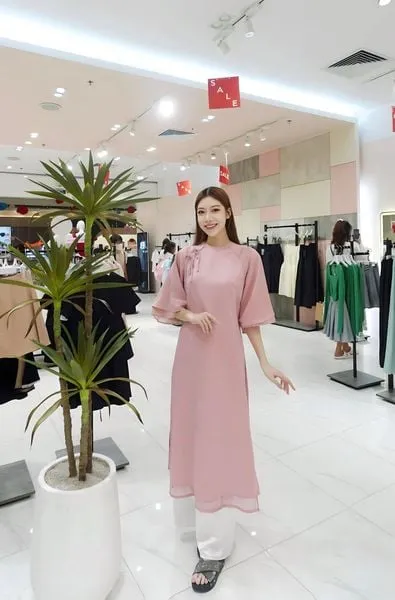 Chọn kiểu tóc mặc áo dài đẹp tạo nét duyên dáng chuẩn Việt