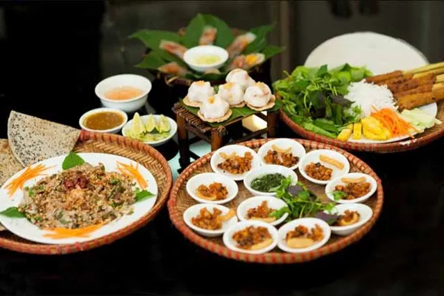 Ẩm thực miền Trung: Đặc trưng món ngon và hương vị khó quên