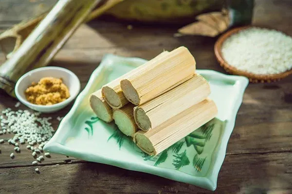 Du lịch Tây Bắc: Khám phá cơm lam và ẩm thực vùng cao