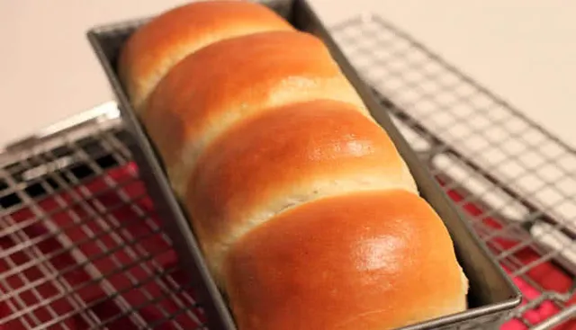 Bí quyết làm bánh mì nhân kem custard béo ngậy không cần lò