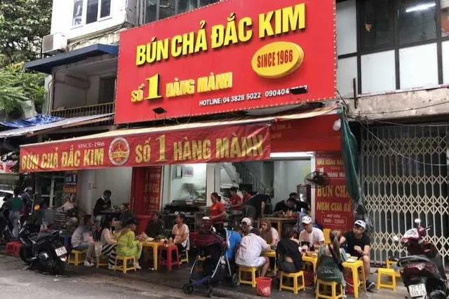Khám phá quán bún chả Hàng Mành chuẩn gốc tại Hà Nội