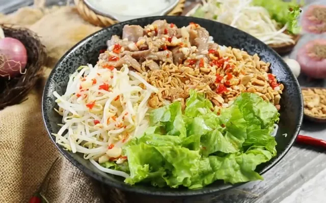 Cách làm bún bò Nam Bộ thanh mát, chuẩn vị cực đơn giản
