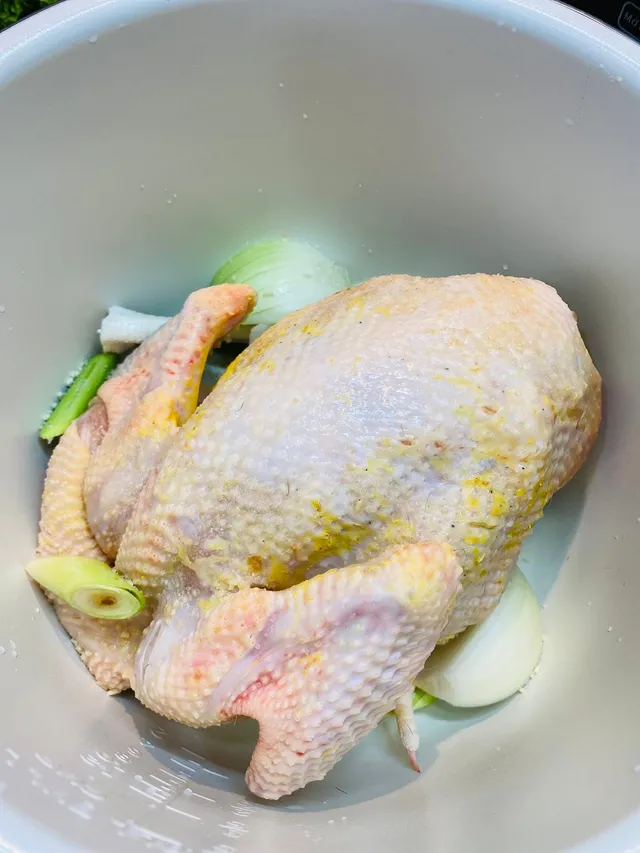 Bí quyết làm hủ tiếu gà trộn khô đậm đà, ngon khó cưỡng