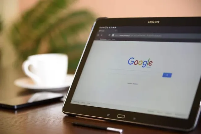 7-essential-strategies-for-it-managers-in-india-to-stay-ahead-of-emerging-tech-trends-d3626beb-image_section_8_Indian-IT-manager-using-smartp