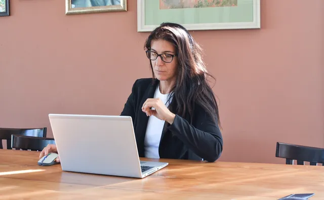 Đội ngũ Góc Kinh Doanh làm việc