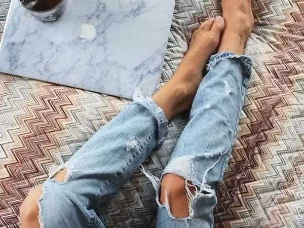 Cách giặt quần jean không ra màu, giữ form bền lâu