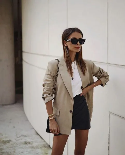 Áo vest nữ dáng dài: Cách phối đồ công sở đẹp, tôn dáng