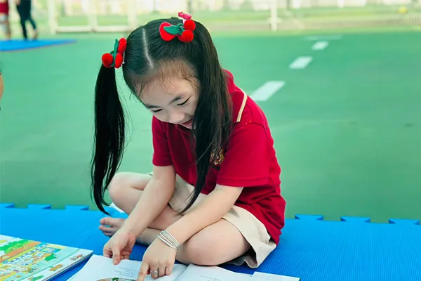 Dạy kỹ năng sống cho trẻ 5 tuổi bằng cách cho trẻ tự học hỏi