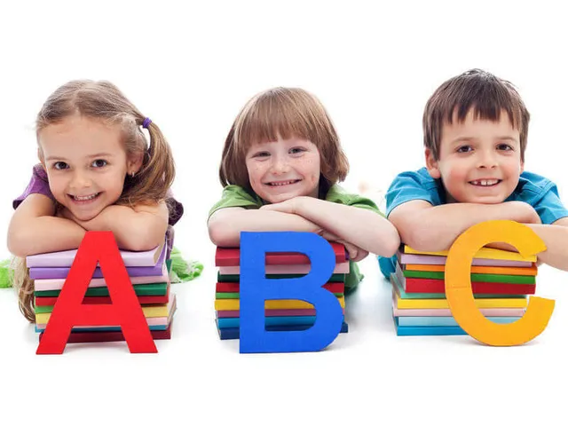 Cần làm gì để bé yêu học tốt tiếng Anh lớp 1 từ những ngày đầu?