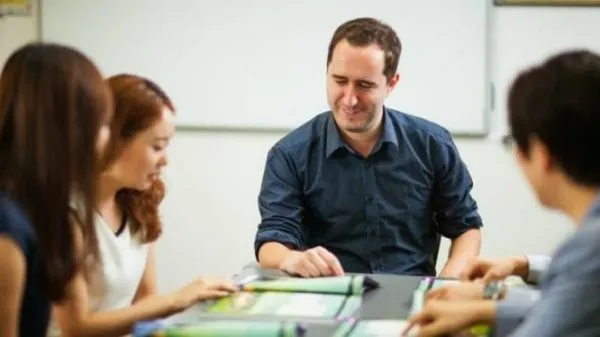 Đánh giá qua các trung tâm tiếng Anh có khóa học tiếng Anh giao tiếp cho người đi làm