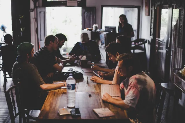 Cuộc họp thảo luận kinh tế