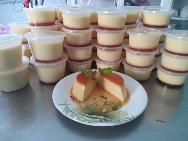 Bnh flan mn mt trong khun thy tinh