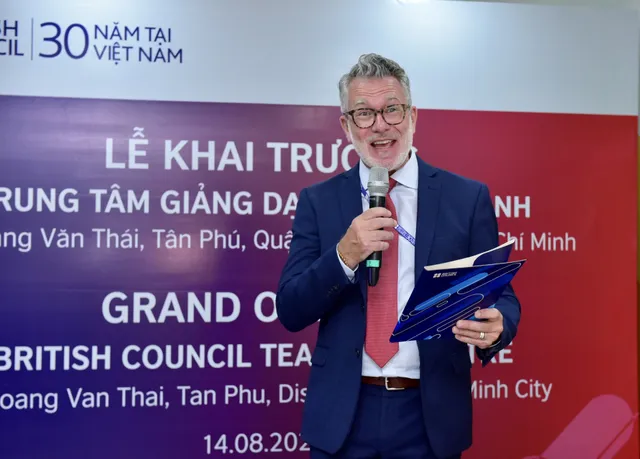 english-communication-hcmc